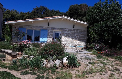 Pignan Apartment | Small house in the countryside near Montpellier