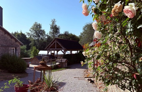 Cleguerec House | Small House "Le Bistrot" with Shared Pool, Shared Terrace and Wi-Fi