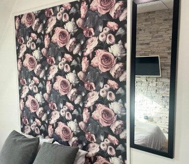 Champs-Elysees Apartment | Small studio 6th floor -no lift