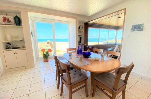 Plouescat House | Small two-bedroom house with sea view