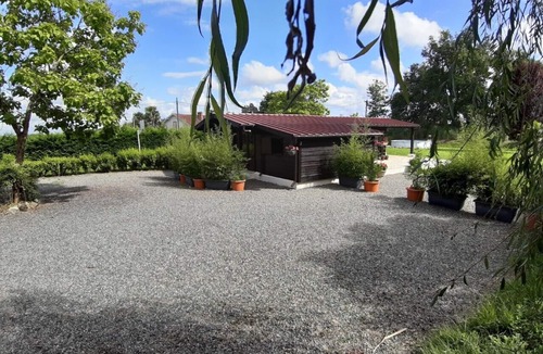 Clermont Ski Chalet | Smallwater Lake Chalet, family friendly, with lakeside views & free fishing