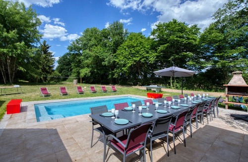 La Celle-sur-Loire Villa | So Villa Margotterie (58) - Heated pool - Volleyball - 2h Paris - 24p.