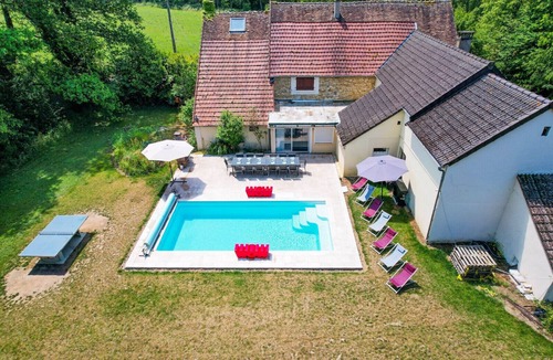 La Celle-sur-Loire Villa | So Villa Margotterie (58) - Heated pool - Volleyball - 2h Paris - 24p.