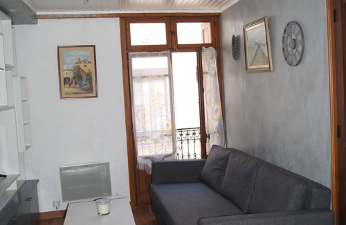 Le Boulou Apartment | Soleil et Cure Apartment in town house located on the 1st floor