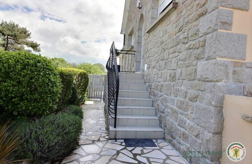 Crehen House | Sous le Cerisier - CREHEN