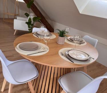 Hambach Apartment | Sous les combles