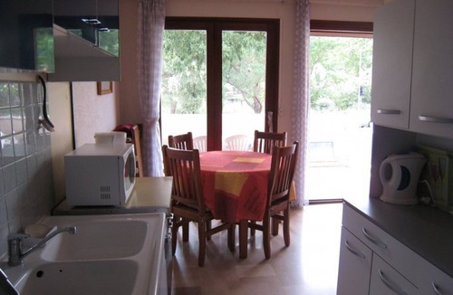 Amelie-les-Bains-Palalda Apartment | Spacious 2-Bedroom Apartment with Terrace, Parking, and WiFi near Amélie-les-Bains Baths