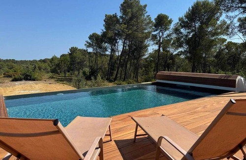 Saint-Clement-de-Riviere Villa | Spacious villa with pool and large private garden