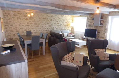 Erdeven House | Spacious 3-Bed House with Pool, Garden, WiFi, Near Beaches & Shops in Erdeven