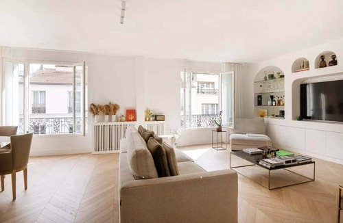 Neuilly-sur-Seine Apartment | Spacious 3BR, Champs-Élysées in 10 min