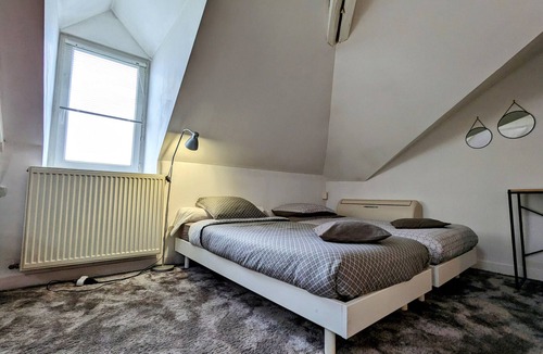 Chateauroux Bed & Breakfast | Spacious 4-Person Room with Private Bath and Breakfast Included