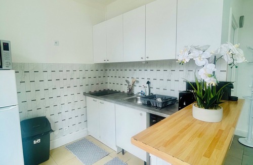 La Courneuve Apartment | Spacious and bright, a real "coup de coeur" near the metro and RER station