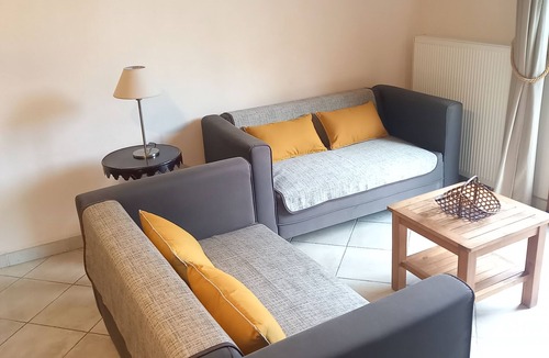 Suzette House | Spacious and comfortable gite for 3 people, nice outdoor space