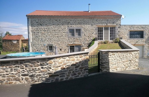 Espalem House | Spacious and luxurious cottage for 12 people in Espalem in Auvergne