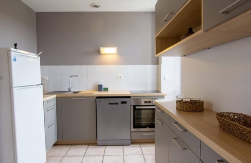 Saint-Mesmin Apartment | Spacious Apartment in Périgord - 2 Bedrooms, Terrace, Parking