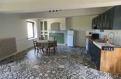 Bellenaves House | Spacious Apartment in a Bourbonnaise Longère Near Château de Bellenaves