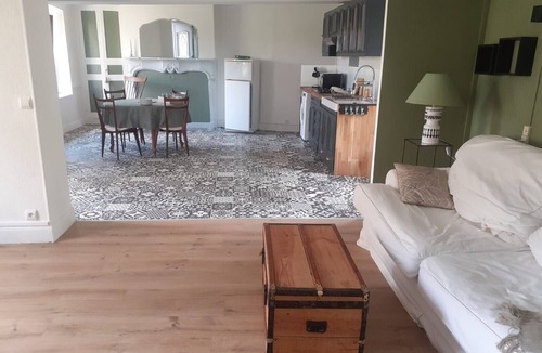 Bellenaves House | Spacious Apartment in a Bourbonnaise Longère Near Château de Bellenaves