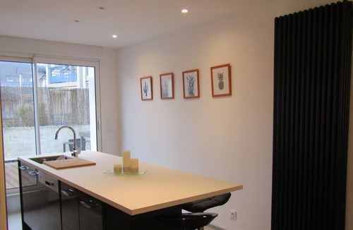 Concarneau Apartment | Spacious apartment with a terrace—downtown, just a stone's throw from the beaches—garage—Wi-Fi