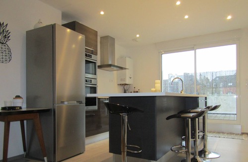 Concarneau Apartment | Spacious apartment with a terrace—downtown, just a stone's throw from the beaches—garage—Wi-Fi