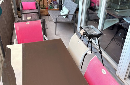 Saint-Jeoire-Prieure Apartment | Spacious, bright apartment with magnificent mountain views