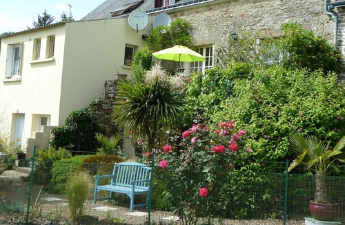 Baud House | Spacious Brittany Holiday Cottage with pool and gym