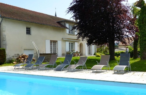 Le Mayet-de-Montagne Cottage | Spacious contemporary house with pool and pets allowed