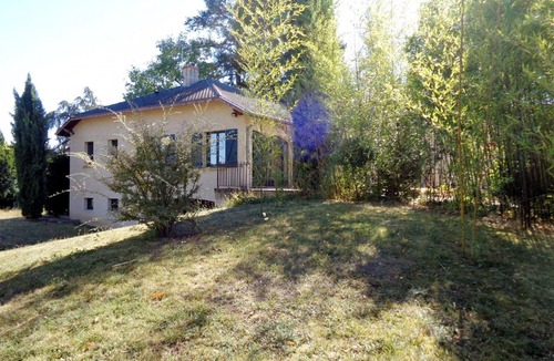 Saint-Haon-le-Vieux Cottage | Spacious cottage with fireplace and pets welcome