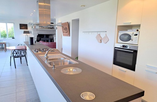 Kerherou House | Spacious Coastal Villa near Rospico Beach