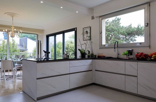 Le Fort Bloque House | Spacious, elegant house overlooking Etang de Lannénec, 600m from Fort-Bloqué