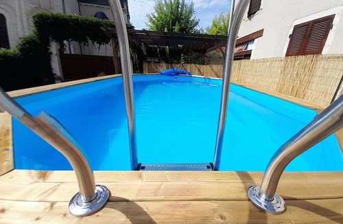 Saint-Gaultier Cottage | Spacious Family Home with Pool and Parking in Saint-Gaultier