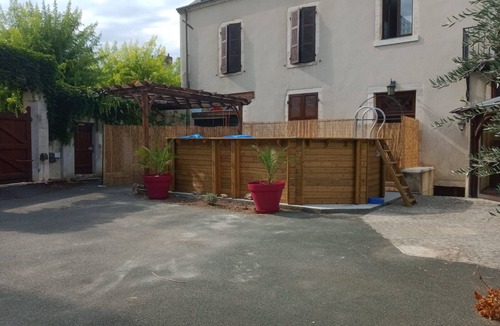 Saint-Gaultier Cottage | Spacious Family Home with Pool and Parking in Saint-Gaultier