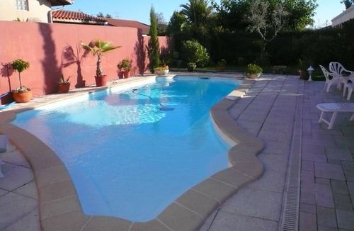 Tarnos House | Spacious Family Home with Pool, Varangue, and Outdoor Kitchen Near Beaches