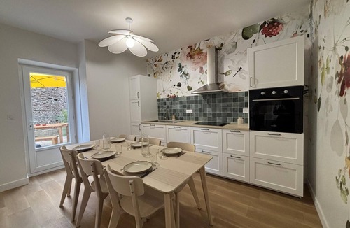 Chantelle Apartment | Spacious gîte in Chantelle, pets allowed