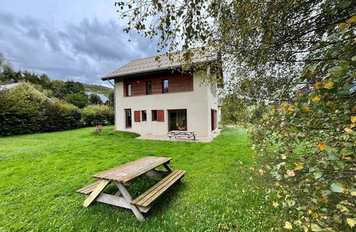 Correncon-en-Vercors House | Spacious house for 8, 4 bedrooms, mountain view