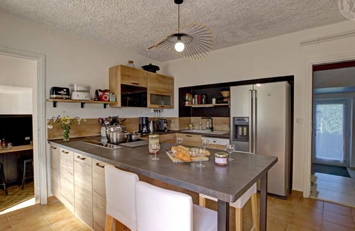 Belmont-de-la-Loire Cottage | Spacious holiday home with garden and pets allowed