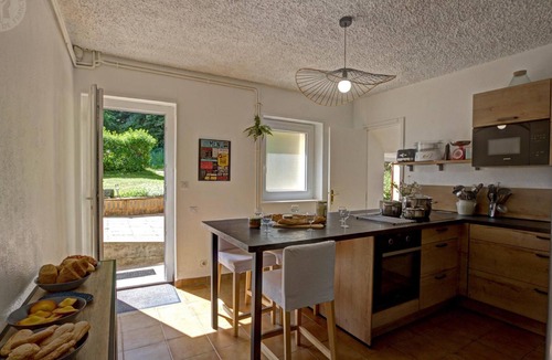 Belmont-de-la-Loire Cottage | Spacious holiday home with garden and pets allowed