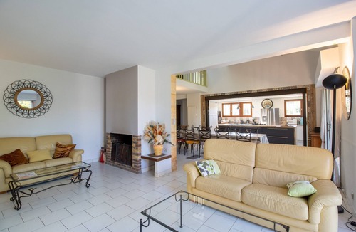 Cherveix-Cubas Villa | Spacious holiday home with indoor pool, jacuzzi and sauna in Cherveix-Cubas