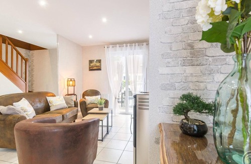 La Haye-du-Puits Cottage | Spacious house in La Haye-du-Puits with garden and pets allowed