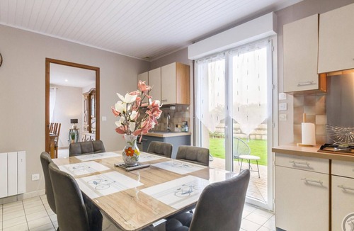 La Haye-du-Puits Cottage | Spacious house in La Haye-du-Puits with garden and pets allowed