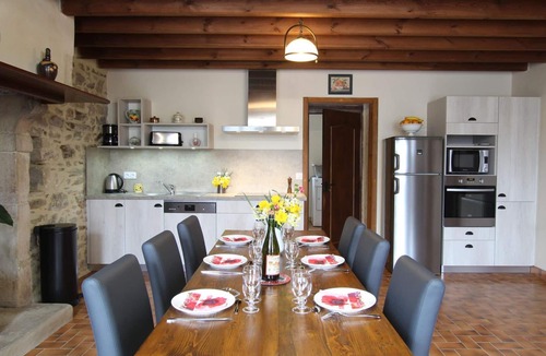 Saussemesnil Cottage | Spacious House in Norman Countryside with Fireplace