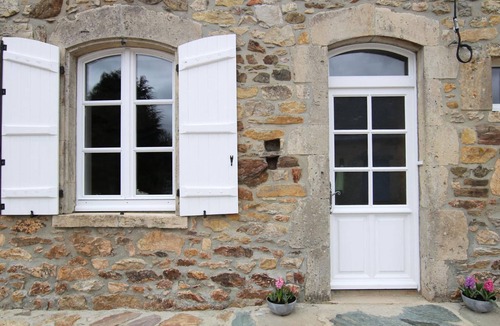 Saussemesnil Cottage | Spacious House in Norman Countryside with Fireplace