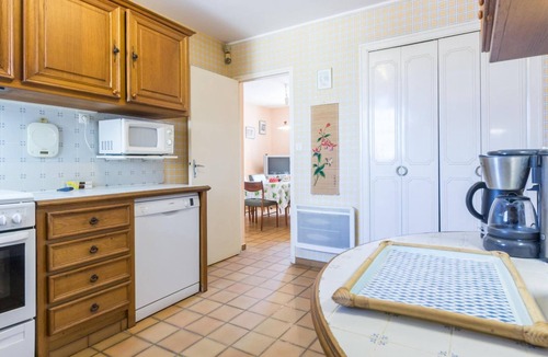 Reville Cottage | Spacious house in Réville with large garden and parking