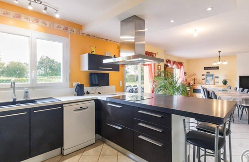 Yvetot-Bocage Cottage | Spacious house with enclosed garden in Yvetot-Bocage