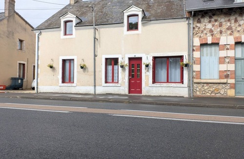 Meobecq Cottage | Spacious house with covered terrace and parking in natural area