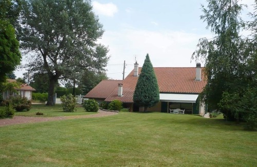 Renaison Cottage | Spacious house with garden and fireplace in Renaison