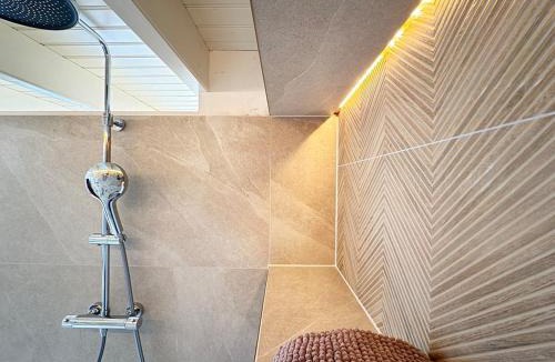 Chalmoux House | Spacious luxury farmhouse