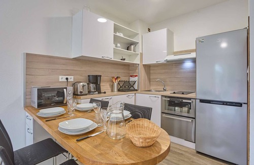 Barbotan-les-Thermes Apartment | Spacious renovated T2 with balcony, wifi and pets allowed in Barbotan-les-Thermes
