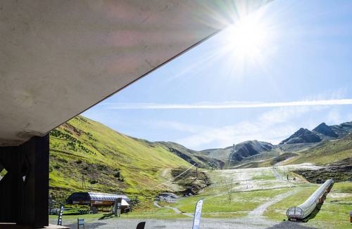 Peyragudes Apartment | Spacious Ski-In/Ski-Out Apartment with Balcony, Sleeps 8, Stunning Views - Peyragudes