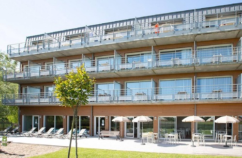 Roz-sur-Couesnon Apartment | Spacious Stay for 6 near Emerald Coast