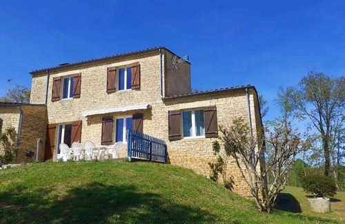 Proissans Cottage | Spacious stone house near Sarlat, ideal for families